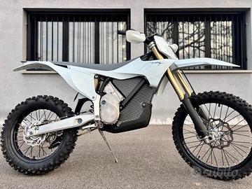 STARK VARG EX 80HP ENDURO PRONTA CONSEGNA BIANCA