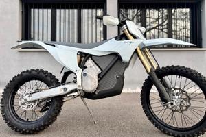 STARK VARG EX 80HP ENDURO PRONTA CONSEGNA BIANCA