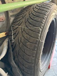 Gomme auto con cerchi