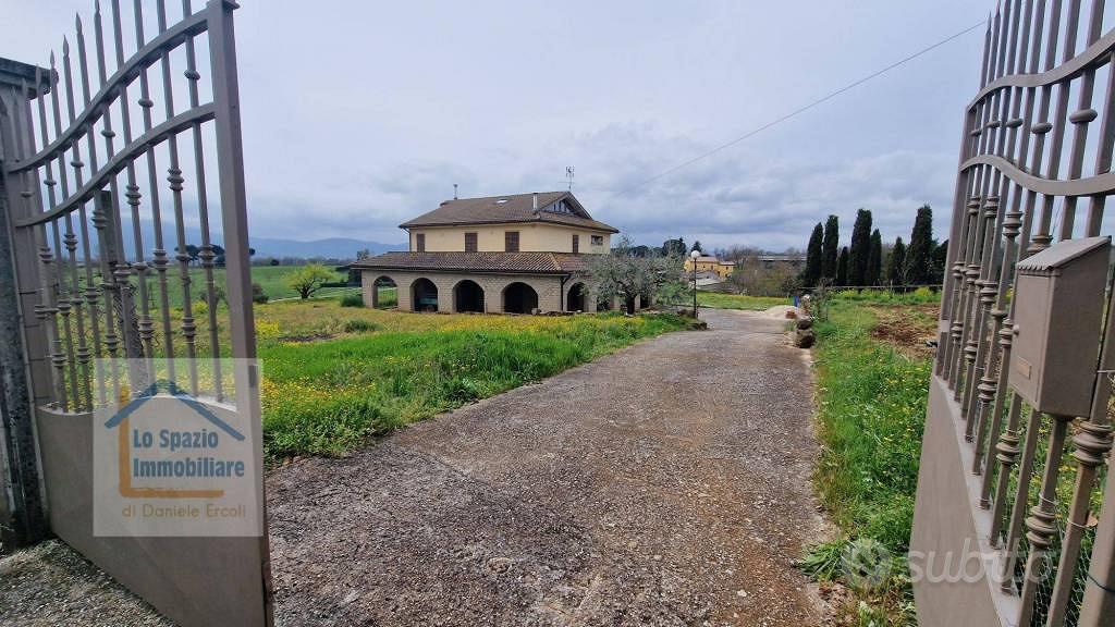 Villa di 310 m² con più di 5 locali a Genazzano - Vista 5
