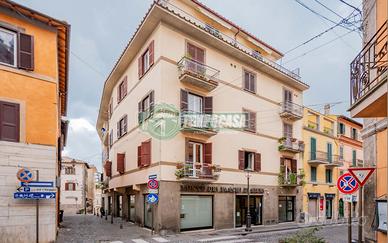 APPARTAMENTO 4 LOCALI IN CENTRO