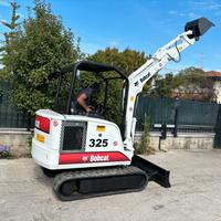 E152 Escavatore 25Q Bobcat 325