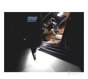 PLAFONI LED LUCE PER PIEDI E PORTE BMW