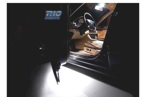 PLAFONI LED LUCE PER PIEDI E PORTE BMW