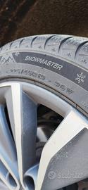 Gomme invernali 225 45 19 96 v