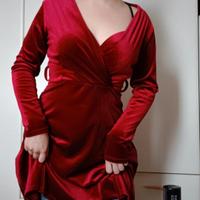 vestito rosso di velluto elegante