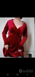 vestito rosso di velluto elegante