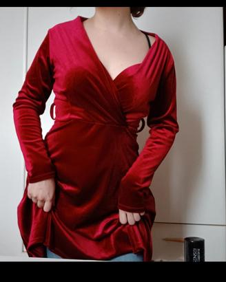 vestito rosso di velluto elegante