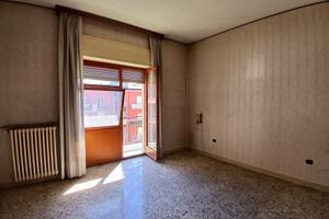 3 Locali con balcone zona Centrale