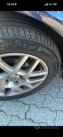 Pneumatici estivi+ cerchi misura in foto.VW Golf 4