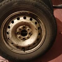 gomme termiche con quattro cerchi in ferro