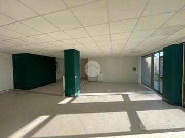 NEGOZIO A TORRE DE' ROVERI