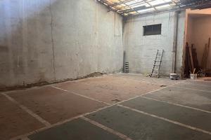 Deposito al piano terra con accesso carrabile