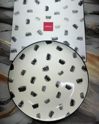 piatto piano Zafferano della collezione Crayon