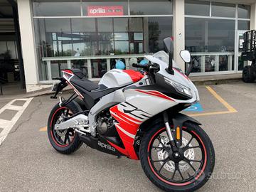 modello white in pronta consegna