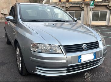 Auto fiat stilo