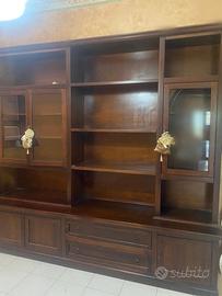 Parete attrezzata e tavolino porta TV