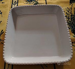 Pirofila quadrata in ceramica.