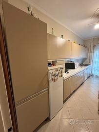 Cucina Salvarani parete mt 4,80 + tavolo e sedie
