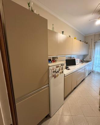 Cucina Salvarani parete mt 4,80 + tavolo e sedie