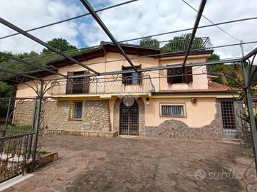 VILLA SINGOLA A OLEVANO ROMANO