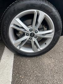 Gomme GoodYear e cerchi originali Audi Q3