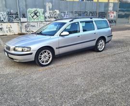 Volvo V70 D5