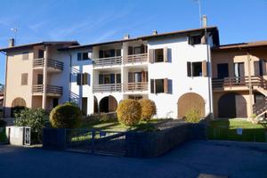 VILLASCHIERA CON GIARDINO: soluzione unica o op...