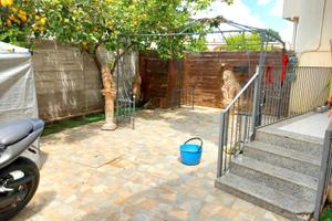 Bilocale30 mq P. rialzato con giardino via Mugnano