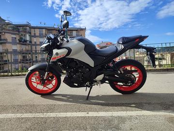 YAMAHA MT 03