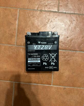 Batteria YTZ8V