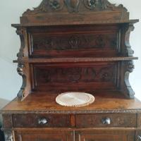 Credenza in stile rinascimentale