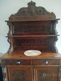 Credenza in stile rinascimentale