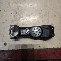 Attacco manubrio regolabile