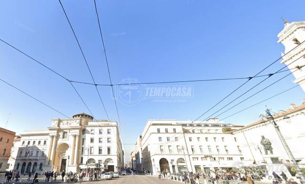 AMPIO QUADRILOCALE IN CENTRO