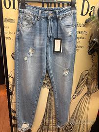 Jeans strappati taglia S