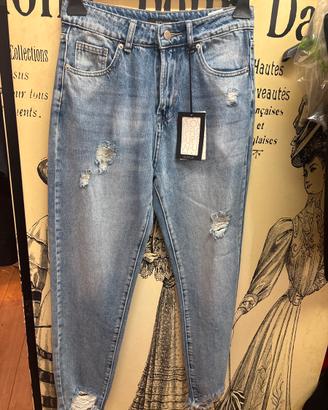 Jeans strappati taglia S