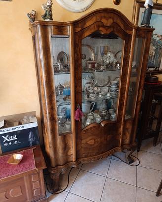 mobilia e complementi arredo in stile