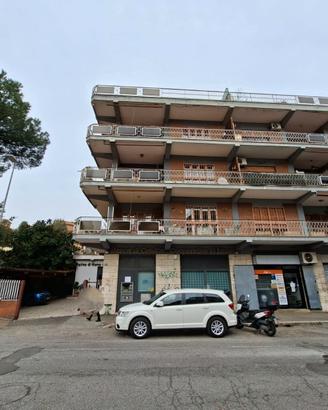 Trullo - locale commerciale ampia metratura