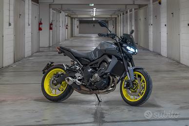 Yamaha MT-09 2018 - 10.800 km - Quickshifter + Acc