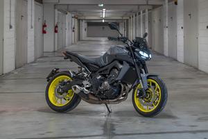 Yamaha MT-09 2018 - 10.800 km - Quickshifter + Acc