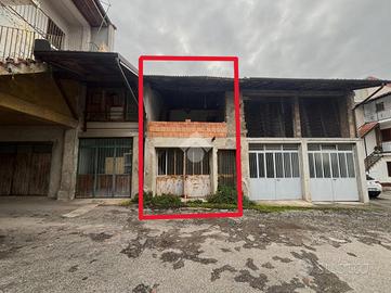 CASA DI CORTE A CAPRIATE SAN GERVASIO