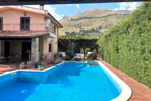 Villa Indipendente ad Altavilla Milicia