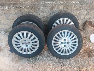 gomme cerchi e borchie 