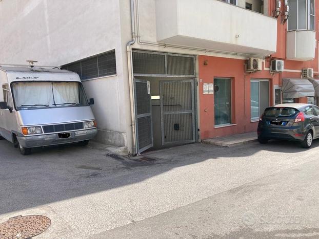 Box/Posto auto Brindisi [SG340VRG] (Cappuccini)