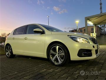 Peugeot 308 1.5 130cv II Serie