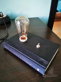 lampada libro di arredo luce calda incandescenza