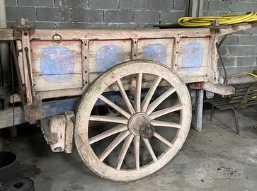 Carro antico in legno