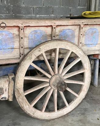 Carro antico in legno