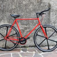 Bicicletta fixed personalizzata